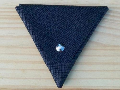 porte-monnaie triangle en cuir bleu marine